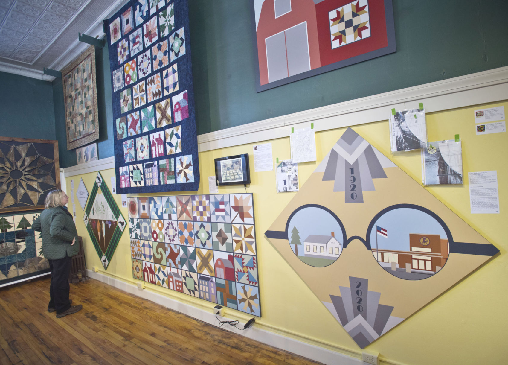 Barn quilts of all types featured in TAUNY exhibit